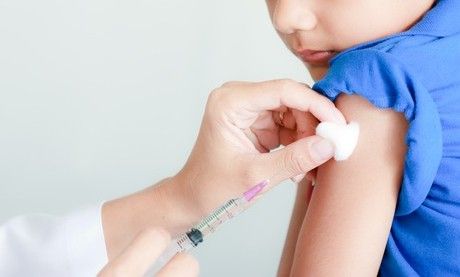Ιλαρά: Επίθεση των Παιδιάτρων στο αντιεμβολιαστικό κίνημα & στο Dr. Google
