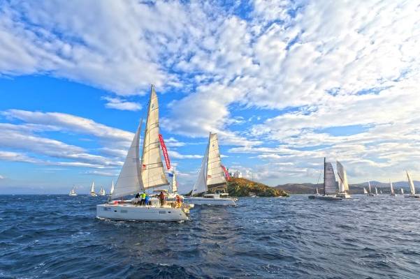 To 8ο Catamarans Cup ξεκινά από τον Άλιμο