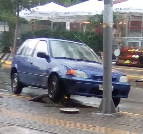 Ατύχημα έγινε πριν λίγη ώρα στη Λεωφόρο Καλαμακίου