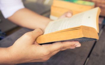 Το 4ο Δημοτικό Σχολείο Αλίμου συγκεντρώνει βιβλία για τη δανειστική βιβλιοθήκη του