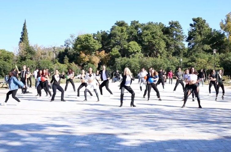 To Flash Mob στο Πεδίον του Άρεως που έγινε viral