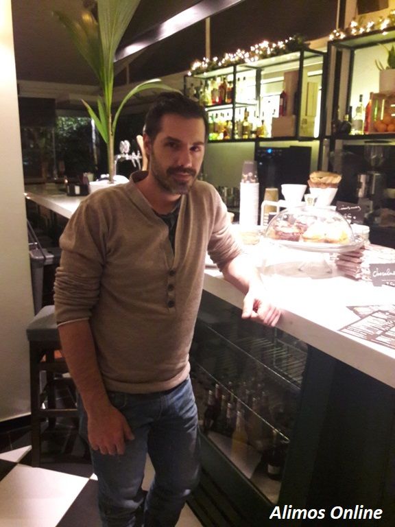 Ο Ανδρέας Μητρόπουλος μιλά για το Premier, τη δουλειά του, και μας λέει όσα δεν ξέρουμε για εκείνον