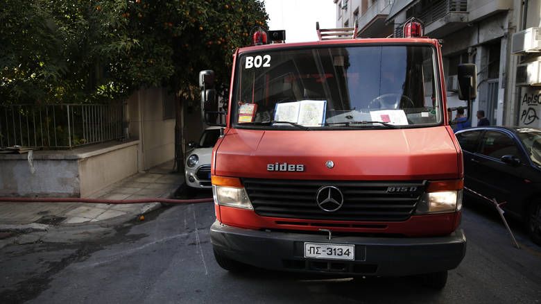 Hλικιωμένος αυτοκτόνησε μέσα στο αυτοκίνητό του στο κέντρο της Γλυφάδας