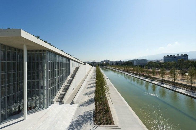 Υπαίθριοι ζωγράφοι δημιουργούν τα οικογενειακά σας πορτρέτα με φόντο το χριστουγεννιάτικο ΚΠΙΣΝ