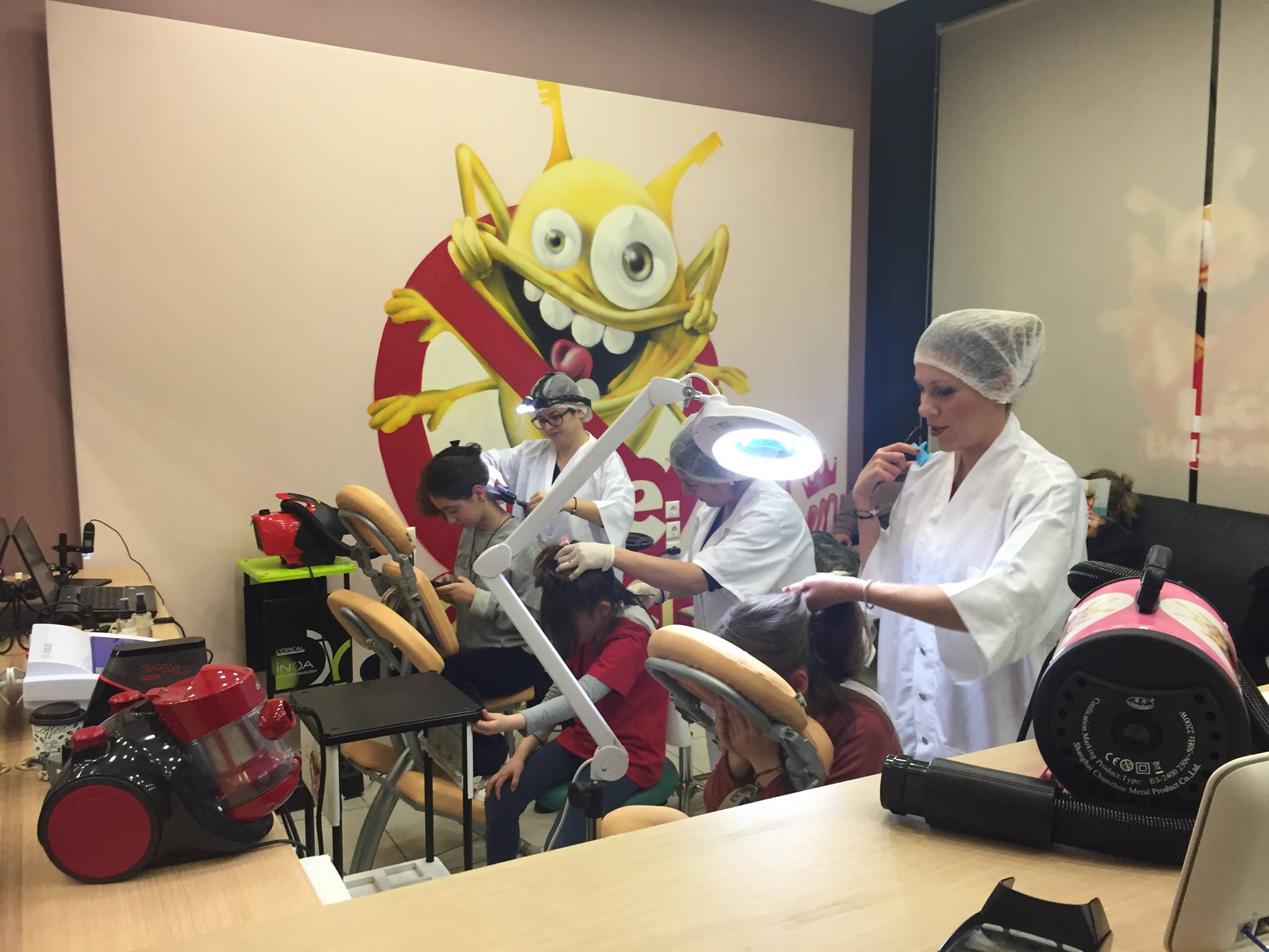 Lice Busters: Το πρώτο κέντρο αντιμετώπισης και πρόληψης ψείρας βρίσκεται στον Άλιμο