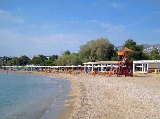 Έρχεται δημοπρασία για τις δημόσιες παραλίες Βούλας και Βάρκιζας