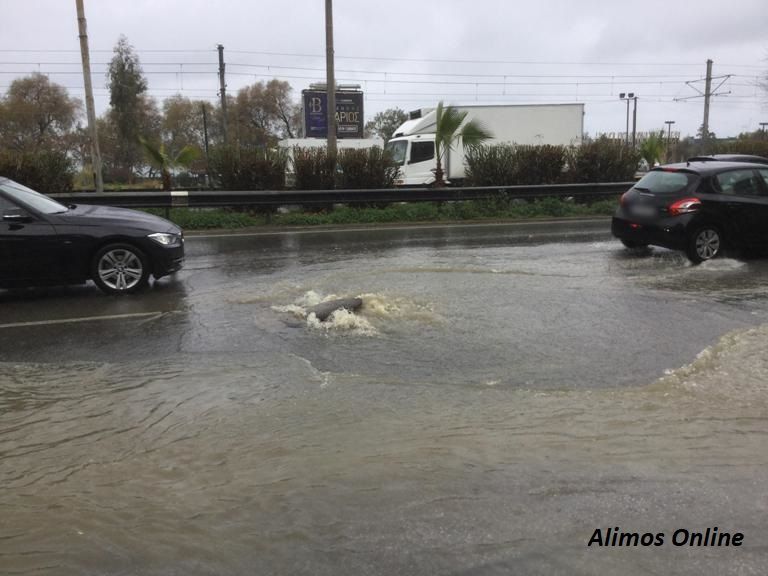 Πλημμύρισε και πάλι η Λεωφόρο Ποσειδώνος