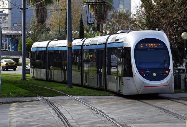 Νέος Κόσμος: Σύγκρουση λεωφορείου με τραμ
