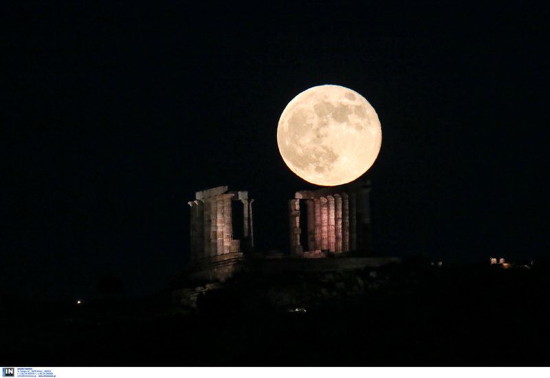 Φωτογραφίες από τη χθεσινή πανσέληνο στο Σούνιο