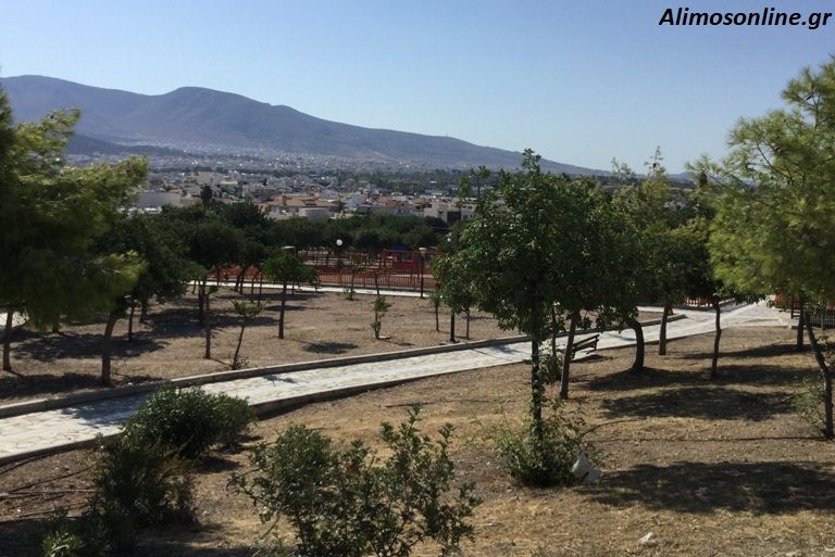 Η θέα από το Πανί είναι ο λόγος να πας για περπάτημα στον λόφο