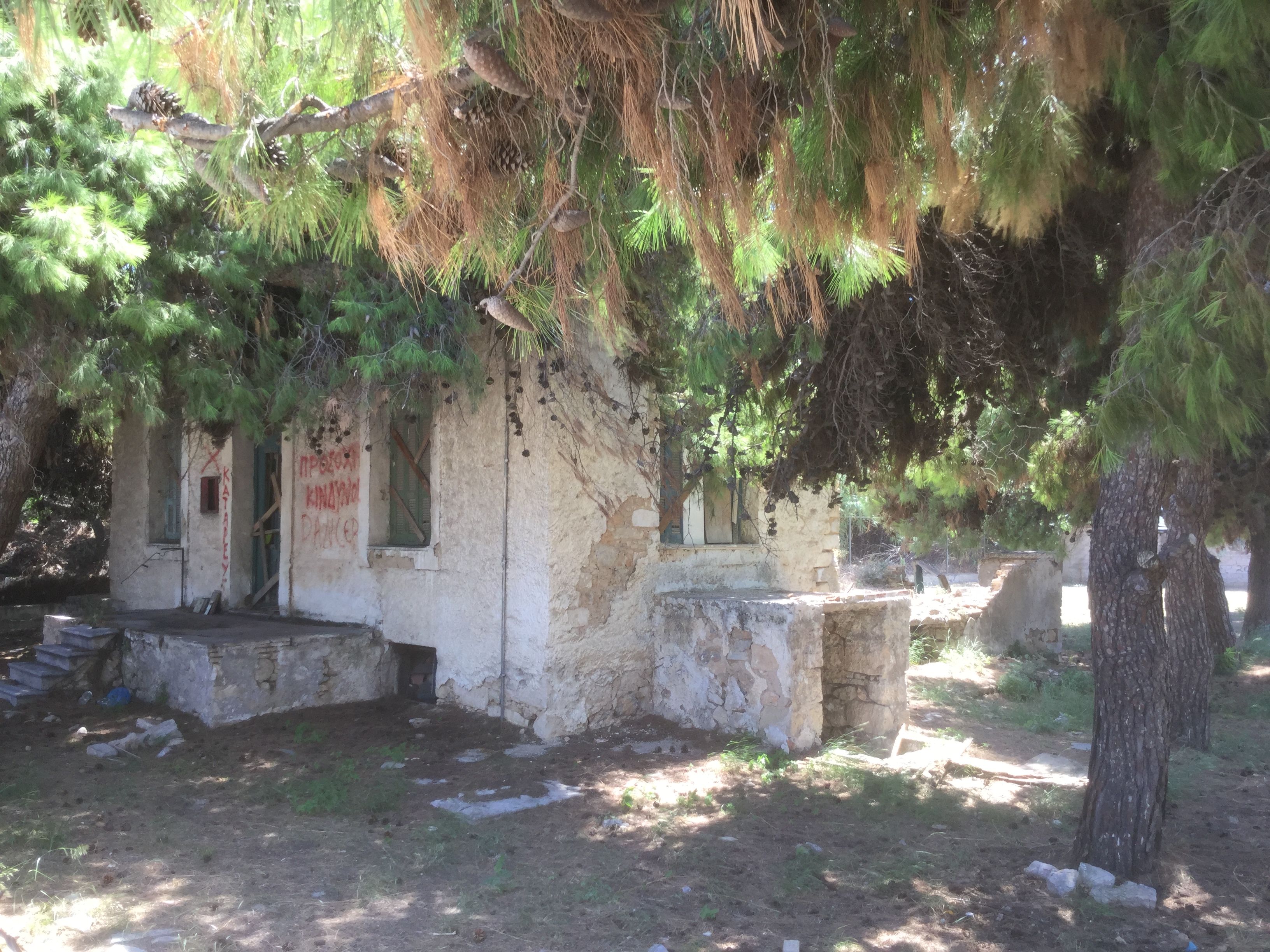 Aποκλειστικό:  Μέσα σε ένα υπόγειο μονοκατοικίας είχαν πετάξει τις δύο βάναυσα χτυπημένες γυναίκες στο Καλαμάκι (Παλ. Άλιμο)