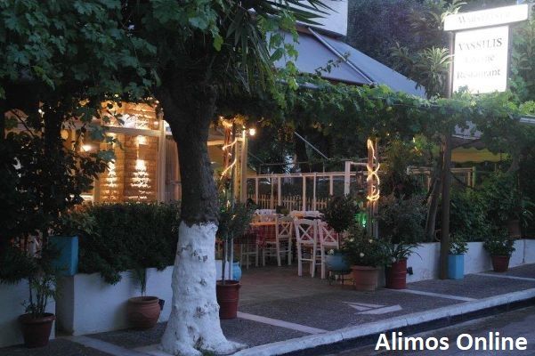 Βράδια του Αυγούστου στην αυλή της ταβέρνας «Βασίλης»