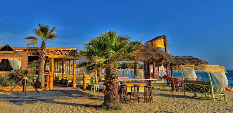 To «Macaw» διοργανώνει beach party σε συνεργασία με το Luben