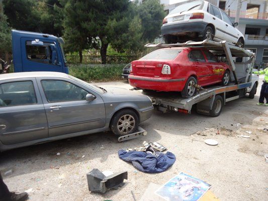 Απομακρύνονται τα εγκαταλελειμμένα αυτοκίνητα από τους δρόμους του Αλίμου