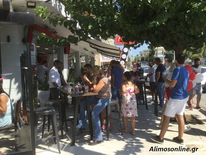 Το «αδιαχώρητο» στον «Αλετρά» για τον δωρεάν καφέ και ρόφημα
