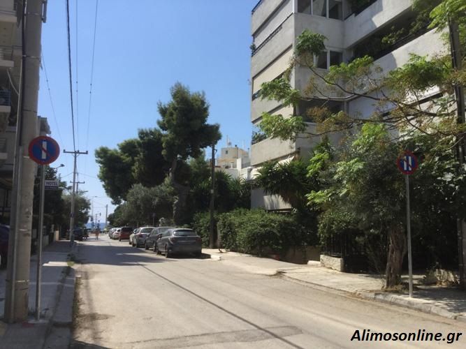 Ενοχλημένοι οι κάτοικοι της οδού Παύλου Μελά στο Καλαμάκι