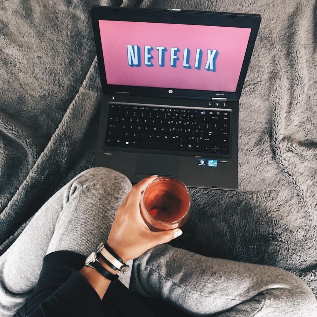 4+1 σειρές στο Netflix για τις βροχερές αυτές ημέρες
