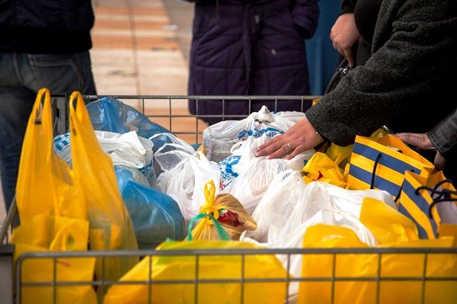 Ελληνικό – Αργυρούπολη: Διανομή τροφίμων για τους άπορους δικαιούχους
