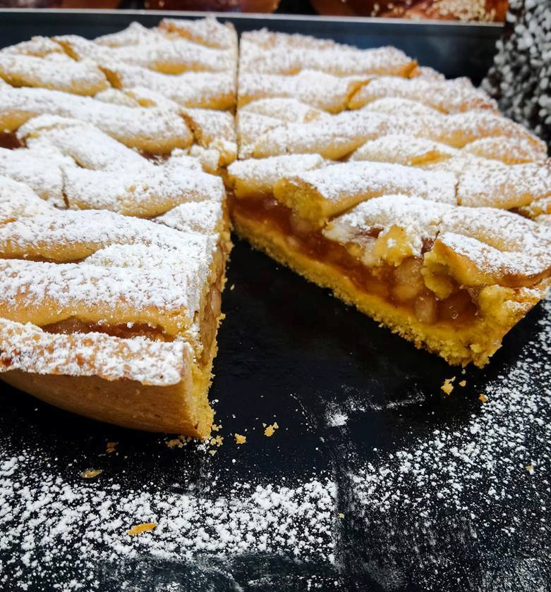 Bread Bakery: H μηλόπιτά του είναι ο λόγος για να κάνεις μία στάση στη Δωδεκανήσου