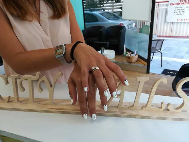 Κλείσε το ραντεβού σου στο «City Nails» για το πιο οικονομικό mani/pedi του Αλίμου