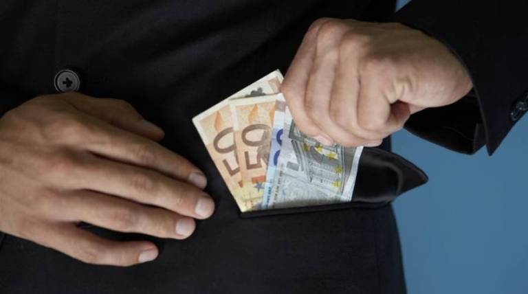 Άλιμος: Προσοχή σε άτομα, τα οποία προφασίζονται πως είναι υπάλληλοι της ΔΕΗ
