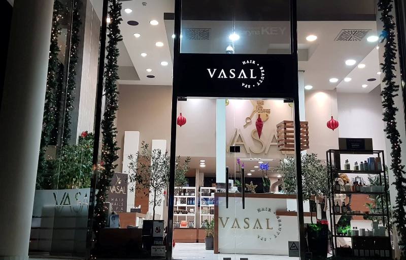 To Vasal φόρεσε τα γιορτινά του