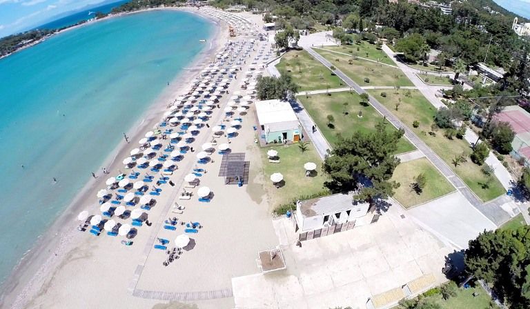 Παράνομη η αύξηση του εισιτηρίου στην πλαζ Βουλιαγμένης