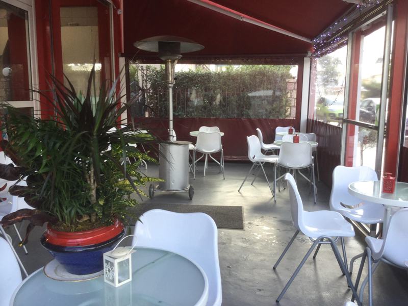 Vienna Coffee: Μετά τη ριζική ανακαίνισή του μάς περιμένει για έναν «γρήγορο καφέ»