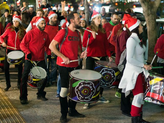 Γλυφάδα: Αναλυτικά το πρόγραμμα της «Κόκκινης Νύχτας» με τη δωρεάν συναυλία του Μιχάλη Χατζηγιάννη