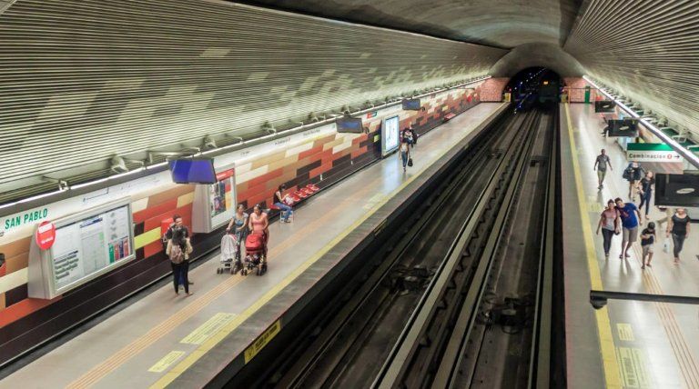 H χώρα που έχει στάση μετρό «Ελλάδα» και πλατεία με το όνομα «Αθήνα»