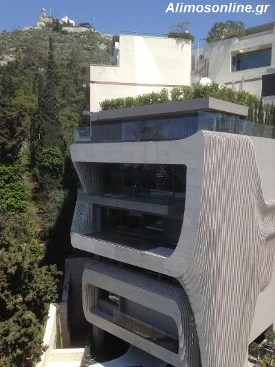 Αυτό είναι το «κτίριο που ρέει» στο κέντρο της Αθήνας