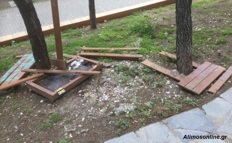 Απίστευτοι βανδαλισμοί στο παρκάκι του Αγίου Νικολάτου στο Καλαμάκι