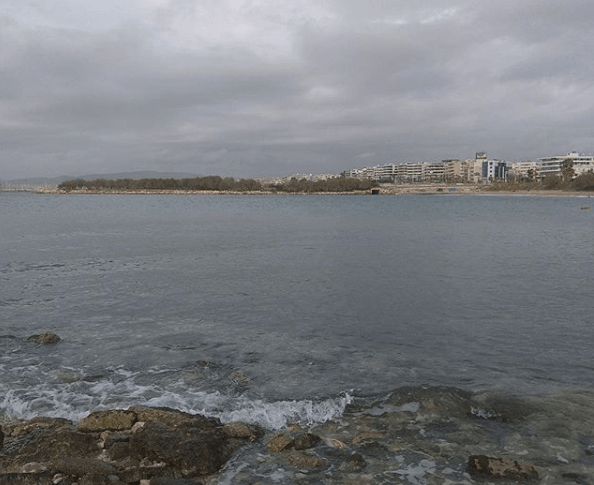 Και με την κακοκαιρία, ο Άλιμος πάλι όμορφος είναι