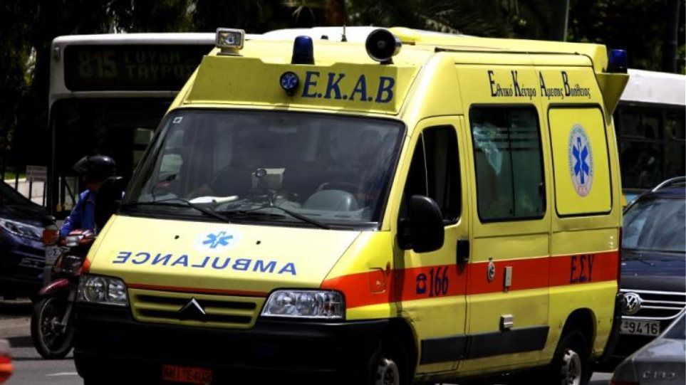 Ηλιούπολη: Τροχαίο ατύχημα στη Λ. Βουλιαγμένης 