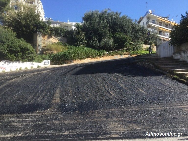 Σήμερα ολοκληρώνεται η ασφαλτόστρωση στη συμβολή των οδών Μ. Μαυρογένους και Αυξεντίου