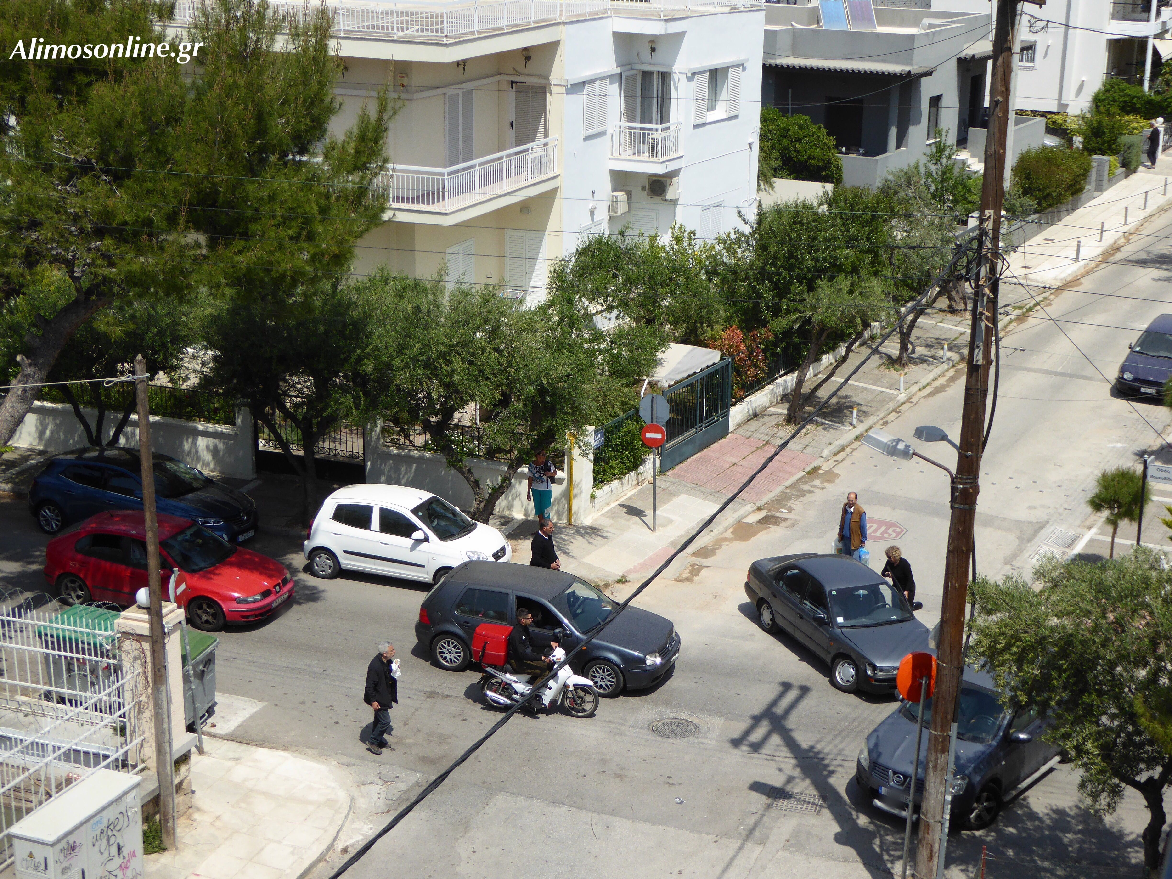 Tροχαίο πριν λίγη ώρα στη γωνία των οδών Θουκυδίδου και Ανδρούτσου