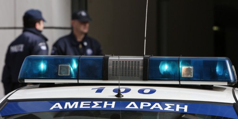 Τραγωδία στο Παλαιό Φάληρο: Συνελήφθη ο αδελφός της 53χρονης που κατηγορείται πως τη σκότωσε με μαχαίρι