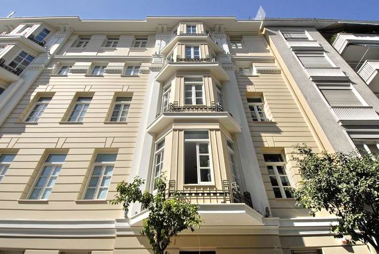 Περιήγηση στην έκθεση του Ιδρύματος Β&Μ Θεοχαράκη, με ειδική τιμή για τους Αλιμώτες και τις Αλιμιώτισσες