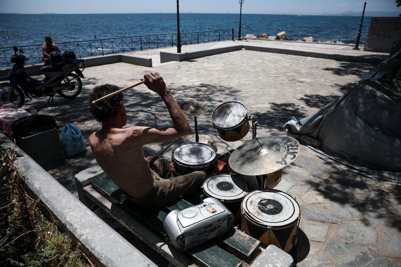 Παλαιό Φάληρο: Ο ντράμερ της παραλιακής