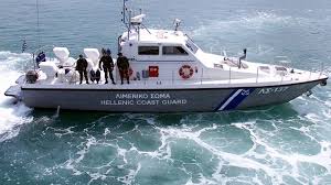 Θαλαμηγός προσάραξε στον  Άγιο Κοσμά