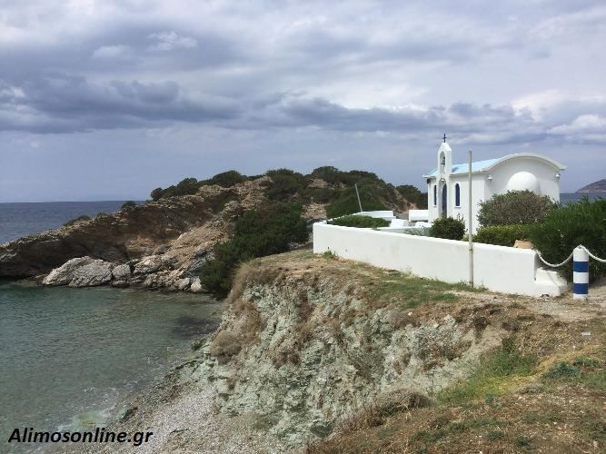 Το μικρό εκκλησάκι στα Νότια που εικονογράφησε ο Δημήτρης Μυταράς