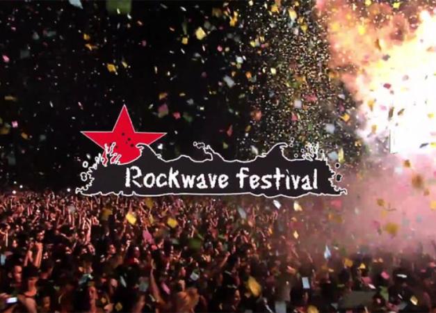 Τον Ιούλιο του 1999 το Rockwave Festival έγινε στον Άγιο Κοσμά