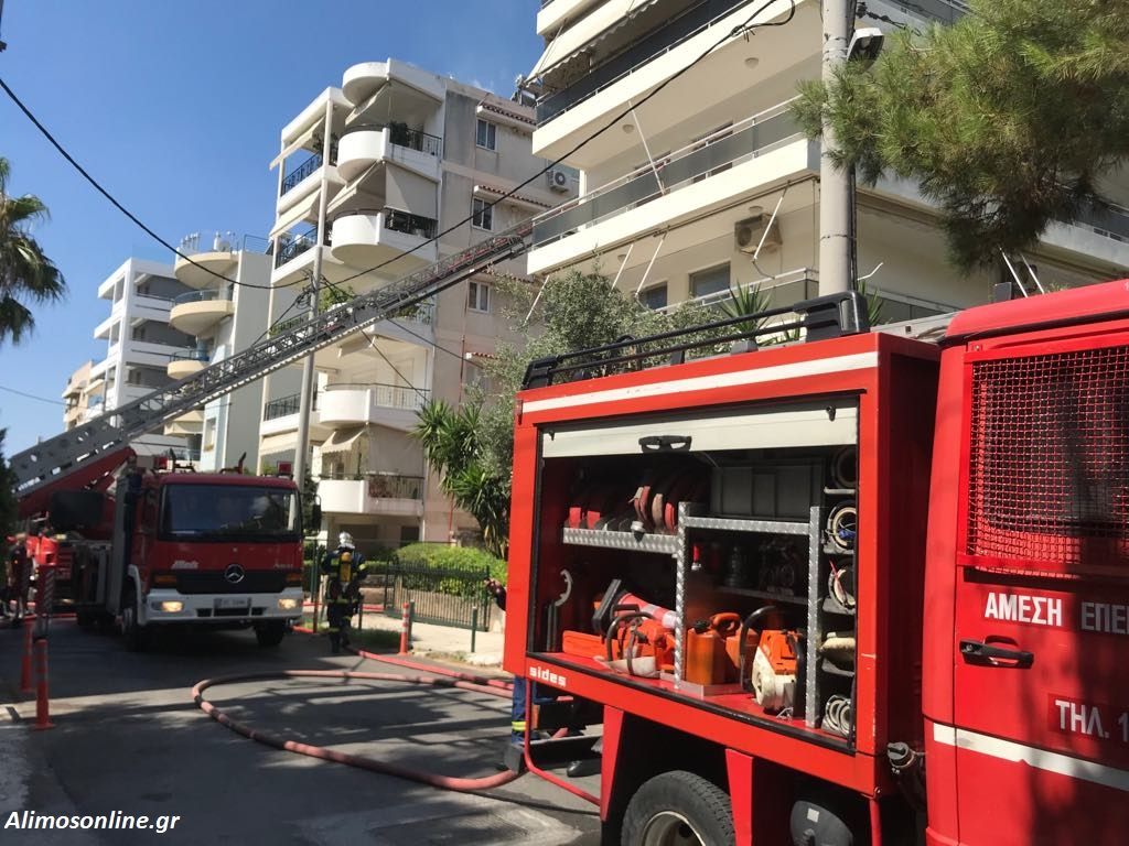 Φωτιά ξέσπασε σε διαμέρισμα στην οδό Τσόχα στο Καλαμάκι
