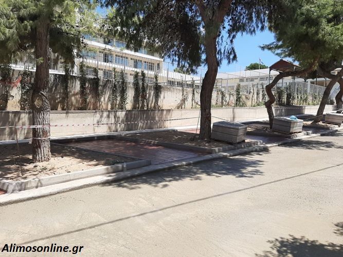 Έτοιμες οι θέσεις πάρκινγκ έξω από το «Κάρολος Κουν» - Πότε ολοκληρώνονται τα έργα