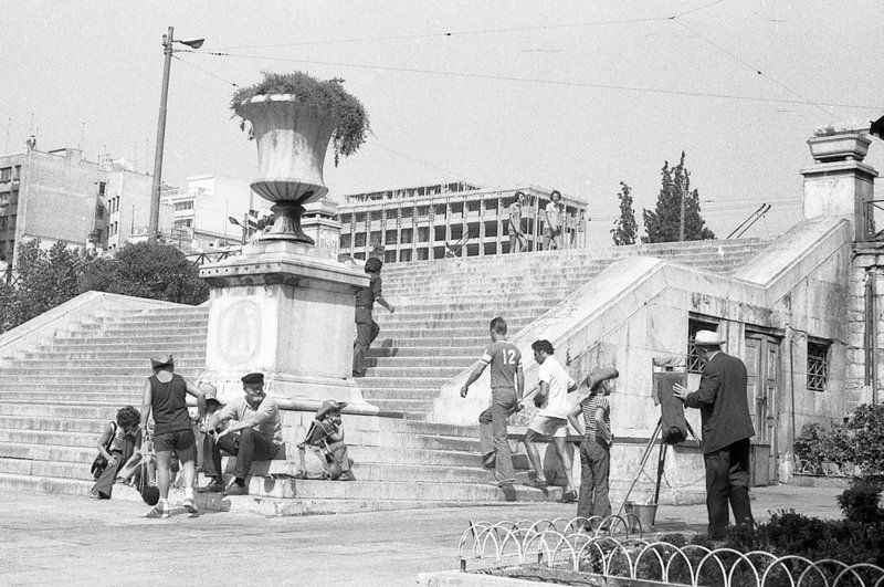 Αύγουστος στην Αθήνα του 1976: Ανέκδοτες φωτογραφίες