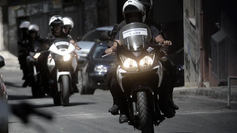 Χειροπέδες σε σπείρα διαρρηκτών στη Γλυφάδα