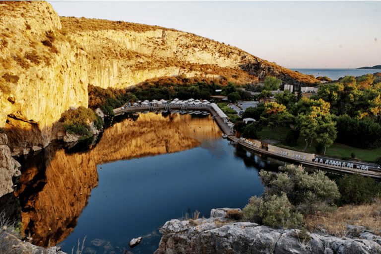 Ηλιούπολη: Ιαματικά μπάνια στη Λίμνη Βουλιαγμένης με ειδική τιμή για τους δημότες και τους κατοίκους
