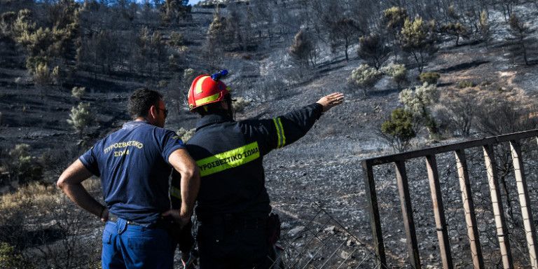 Φωτιά στον Υμηττό – Το σχέδιο εκκένωσης και ο κρατικός μηχανισμός που λειτούργησε ακαριαία