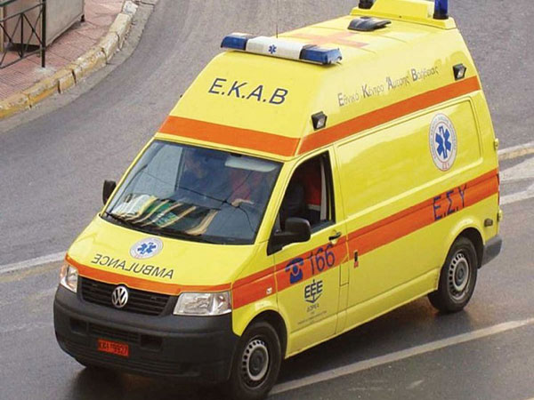 Ηλιούπολη: Αυτοκίνητο έπεσε πάνω σε πάγκο της λαϊκής αγοράς