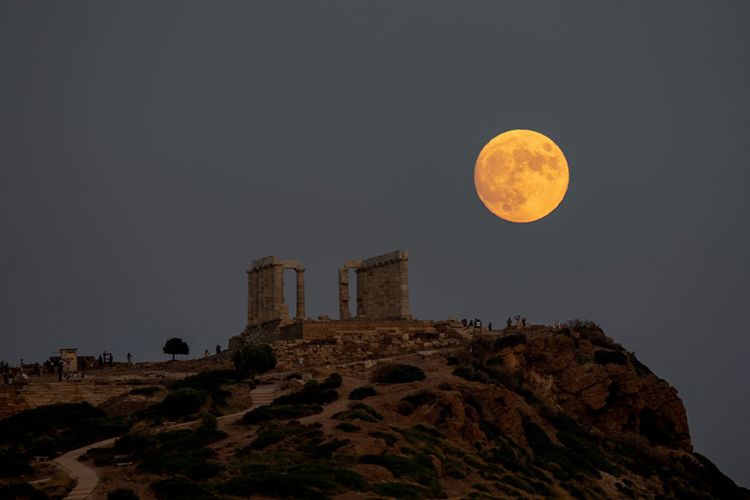 Απόψε είναι η πιο μικρή πανσέληνος του 2019